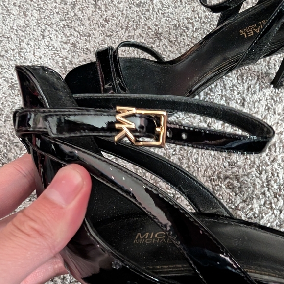 Michael Kors Strappy Black Patent Faux Leather Open Toe Heels (Size 7) - Picture 3 of 10